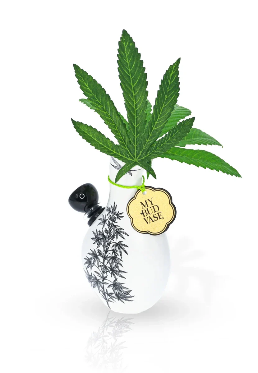 Love Bud Vase Bong - Image 3